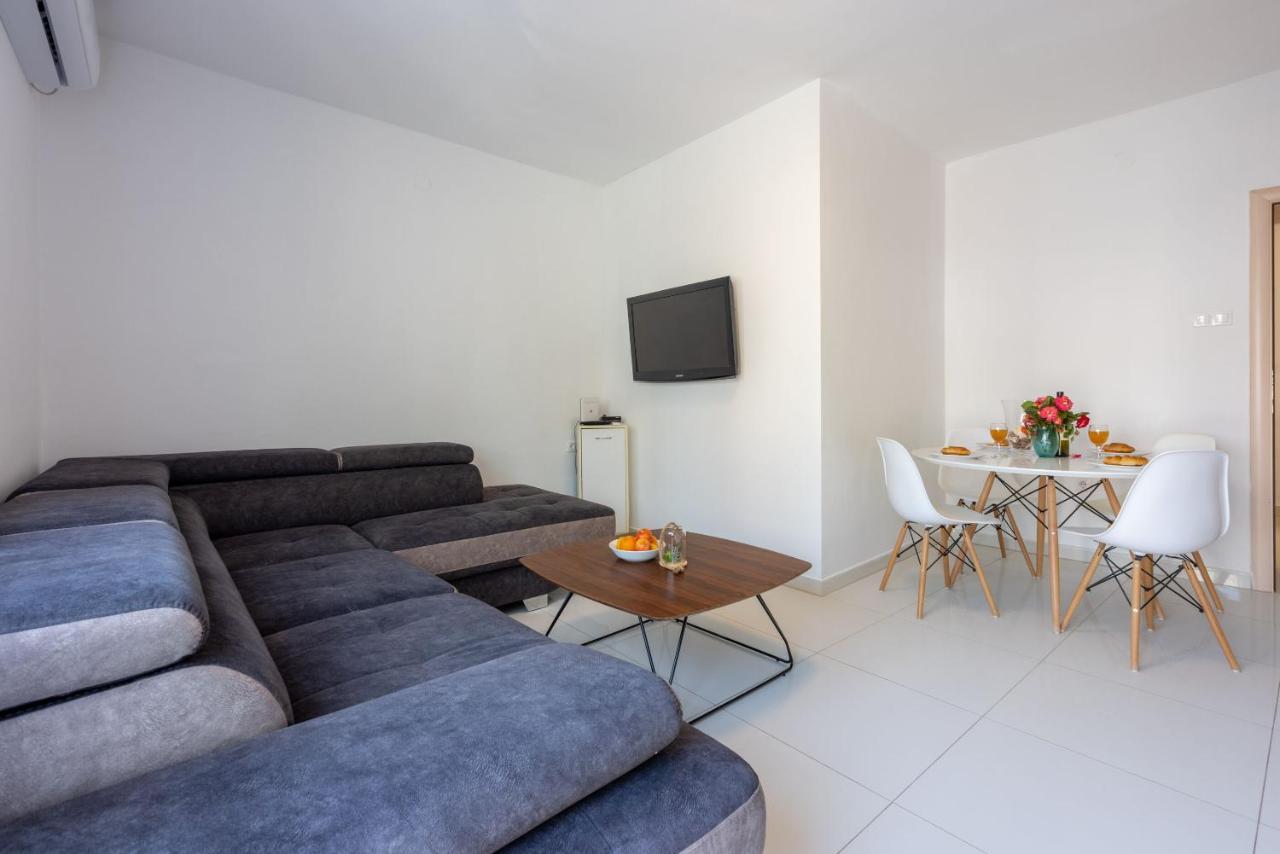 Apartment Robert Crikvenica Buitenkant foto