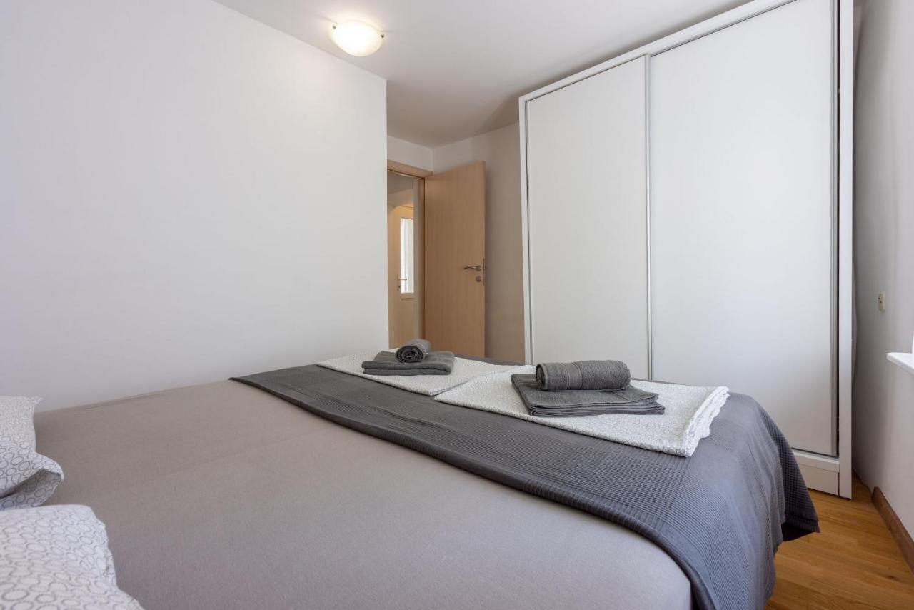 Apartment Robert Crikvenica Buitenkant foto