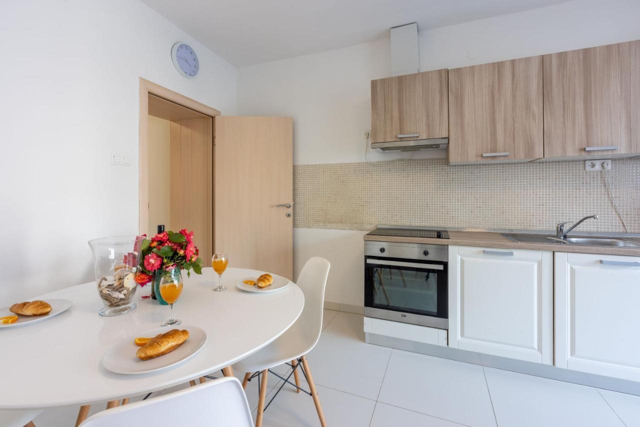 Apartment Robert Crikvenica Buitenkant foto