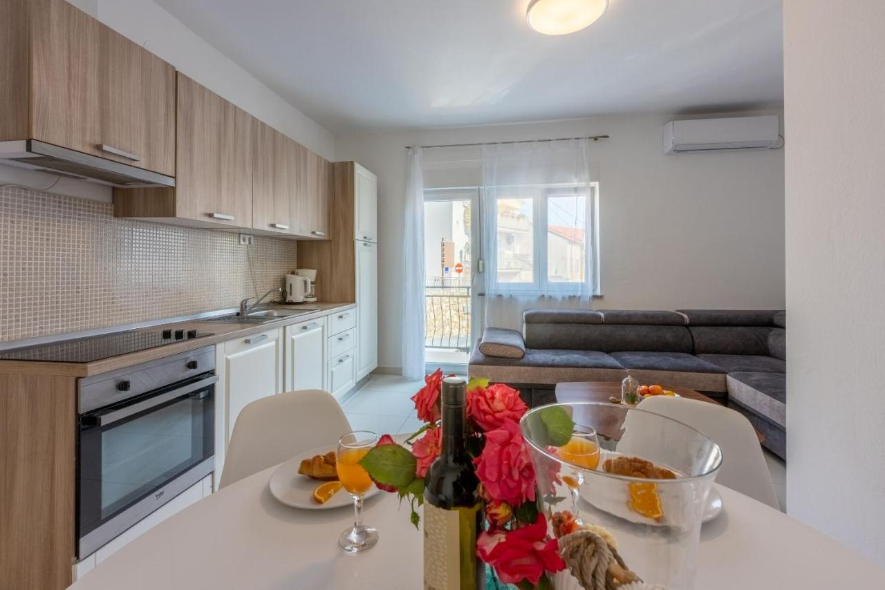 Apartment Robert Crikvenica Buitenkant foto