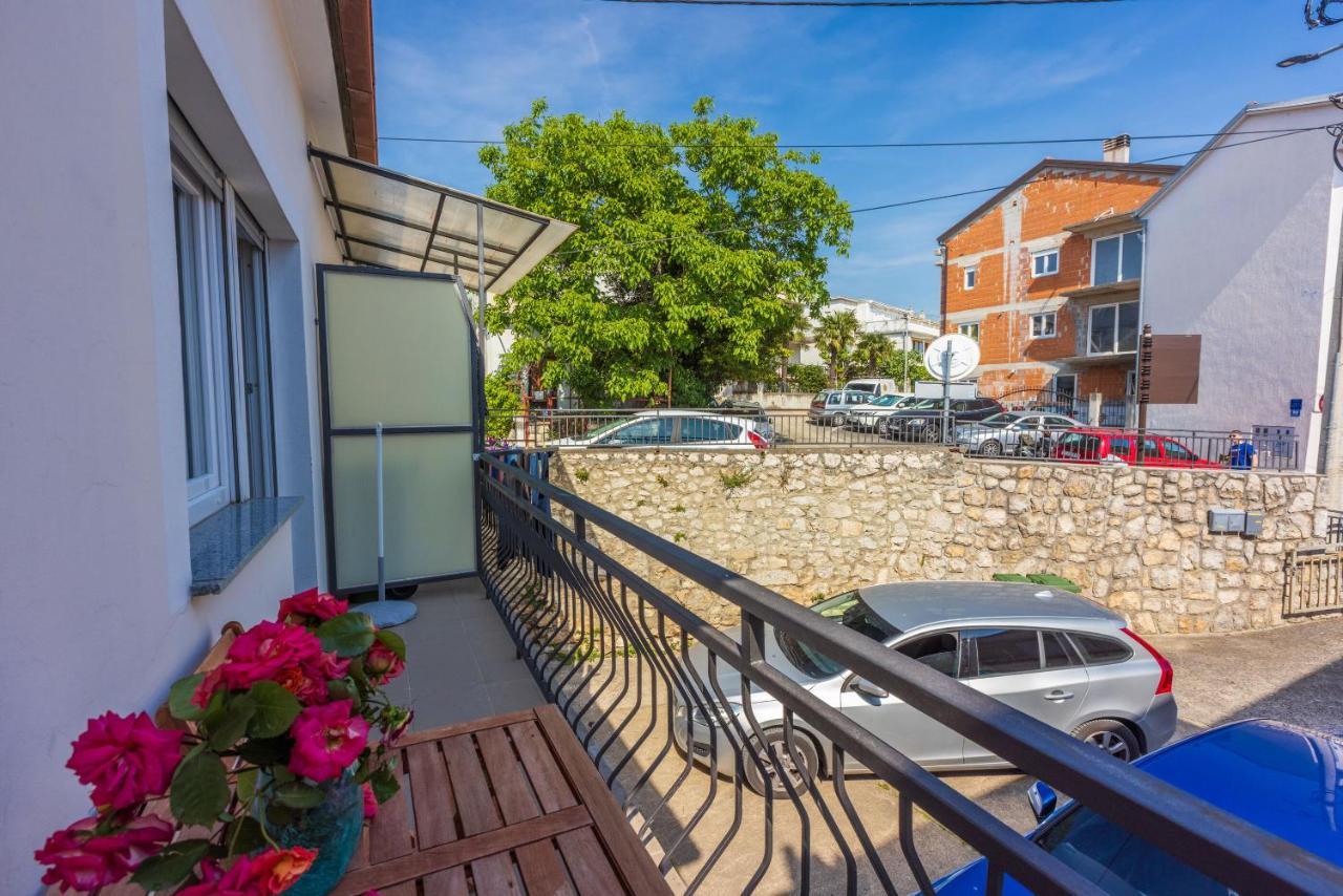 Apartment Robert Crikvenica Buitenkant foto