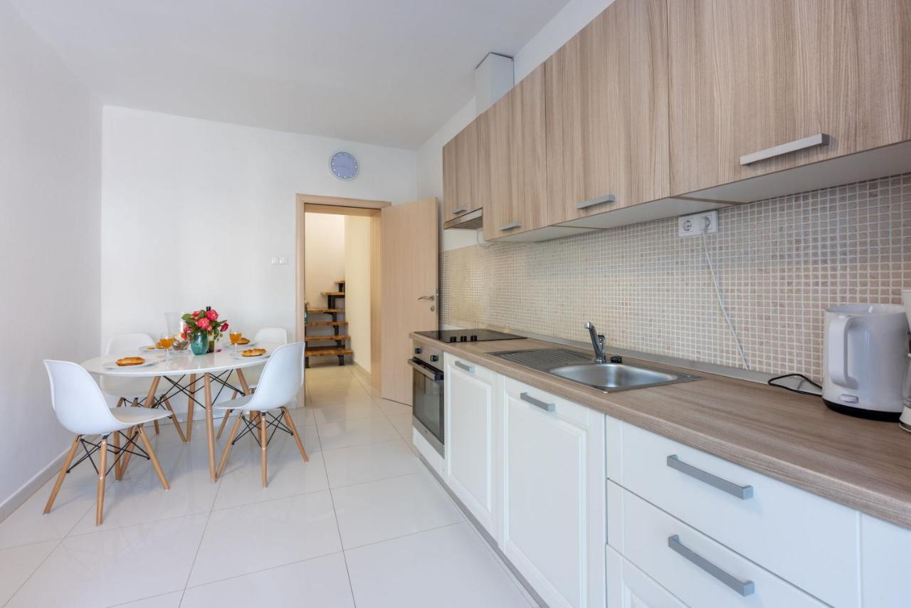 Apartment Robert Crikvenica Buitenkant foto
