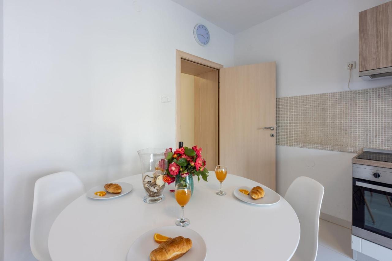 Apartment Robert Crikvenica Buitenkant foto